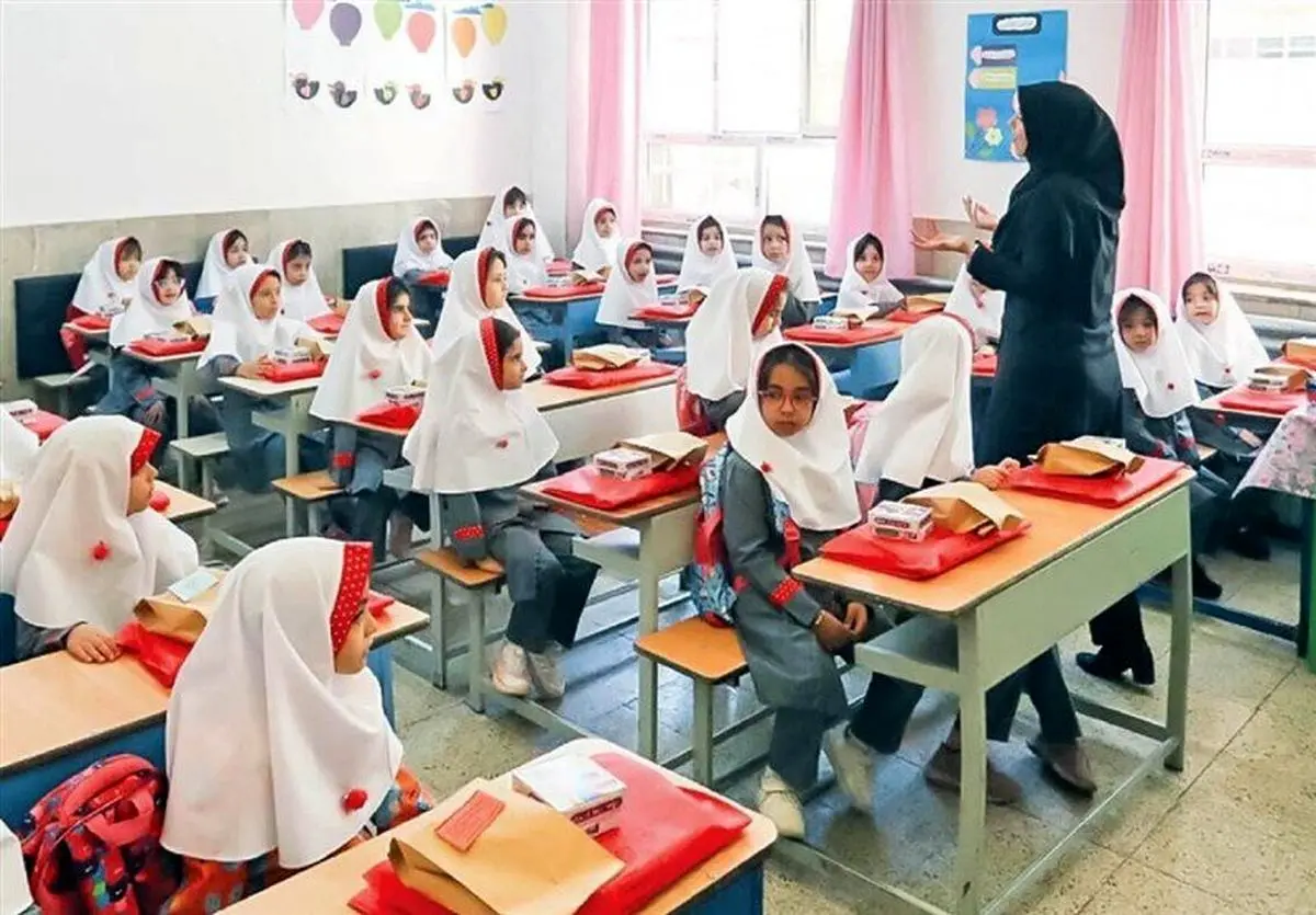 مدارس فردا یکشنبه تعطیل می شود؟