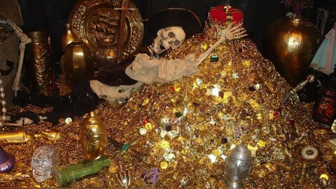 زوج خوش‌شانس اتفاقی ۱۴۰۰ سکه طلا پیدا کردند / پیاده‌روی با طعم گنج