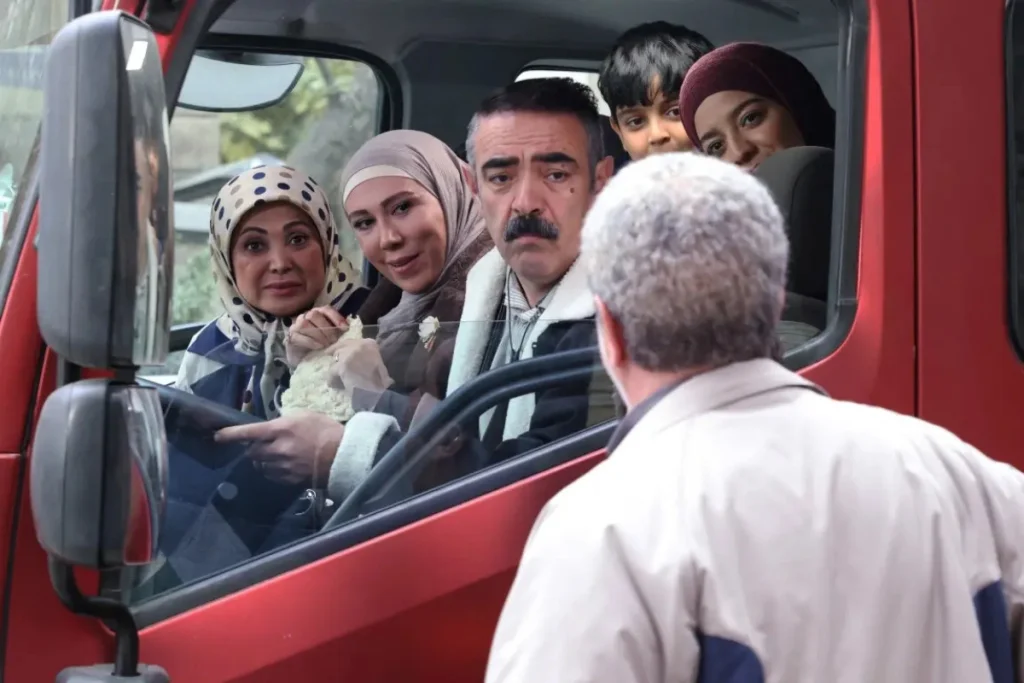 بیوگرافی بازیگران سریال اسباب زحمت + داستان و نقش