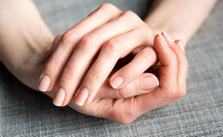 چرا ناخن های دست ۴ برابر سریع تر از پا رشد می‌کنند؟