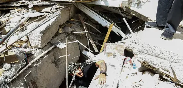 اگر زیر آوار گرفتار شدیم چیکار کنیم؟