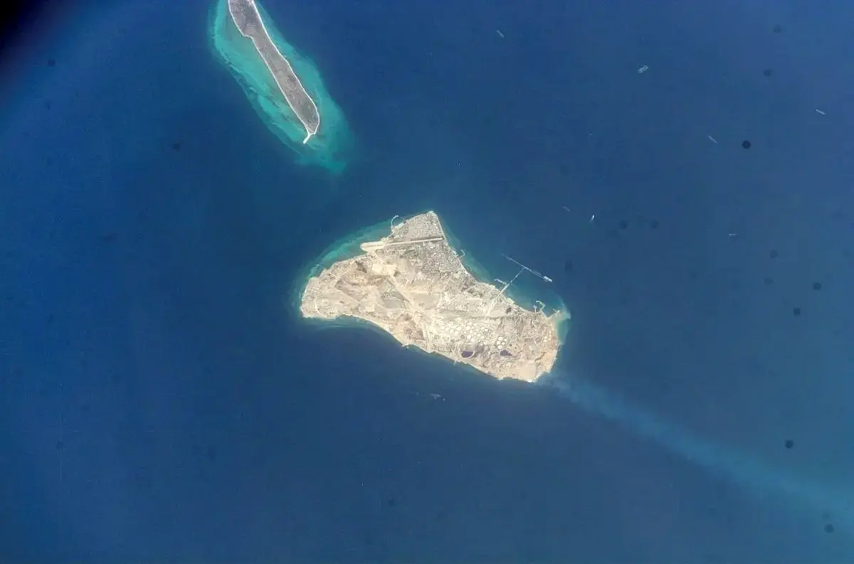 هیچ شهیدی در حملات شب گذشته به خارک نداشتیم