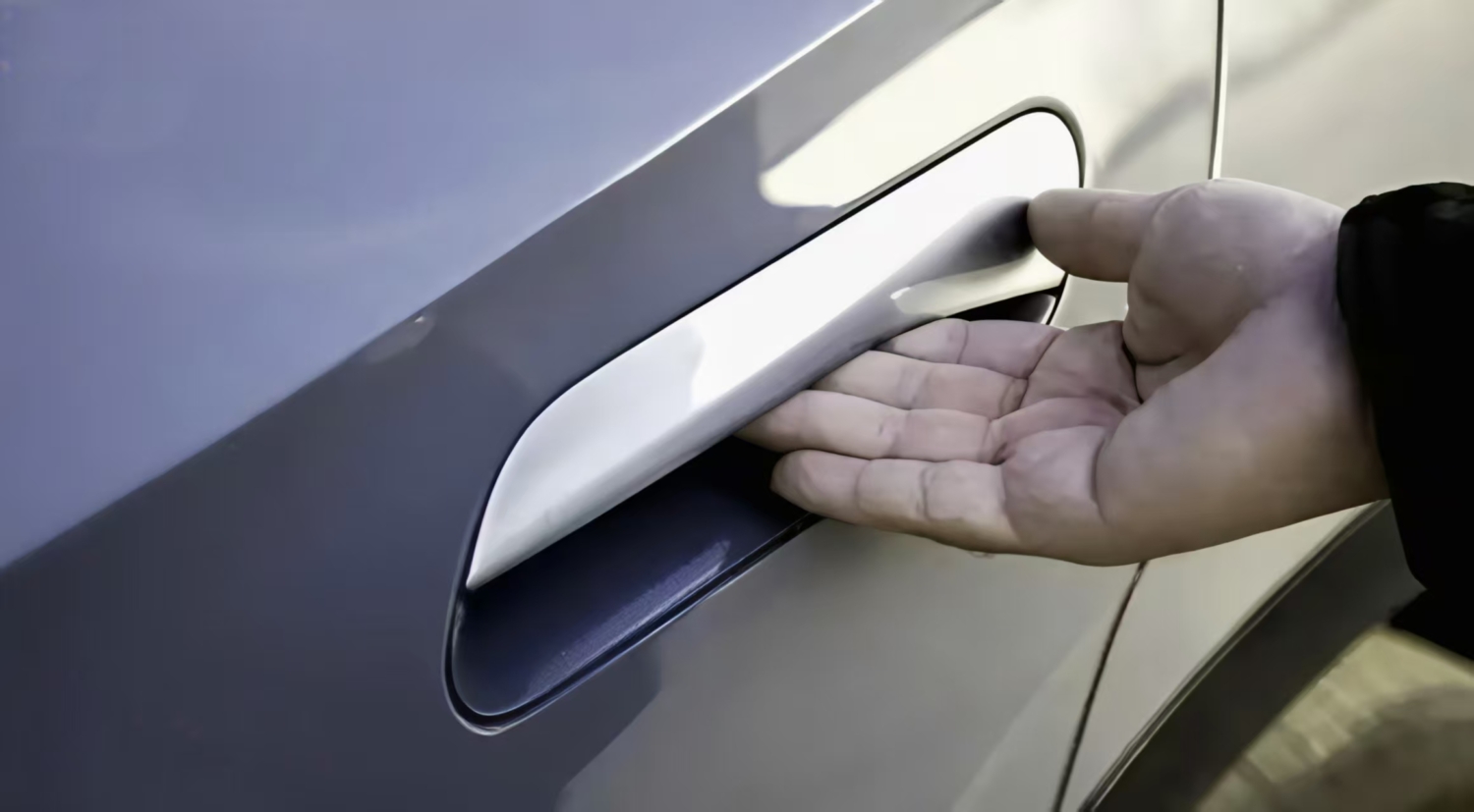 استاندارد ایمنی جدید خودروهای چینی / استفاده از دستگیره مخفی‌شونده ممنوع شد