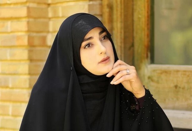 نگاهی به کاسه سنتی با طرح اصیل ایرانی خانه ستاره سادات قطبی با رو میزی منجوق دوزی شده +عکس