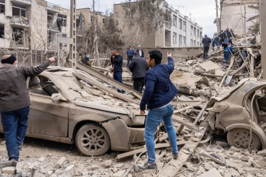 نکات حیاتی هنگام گرفتار شدن زیر آوار؛ چطور درخواست کمک کنیم؟