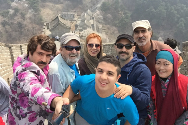 سفر زمان | قایق سواری دسته جمعی بازیگران در پشت‌صحنه «پایتخت 4»