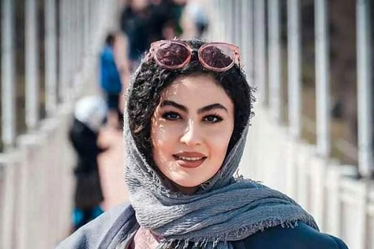 شمشیربازی جنجالی مریم مومن، همسر سهیل قاصدی/ خانم بازیگر یه تنه همه رو حریفه + ویدیو