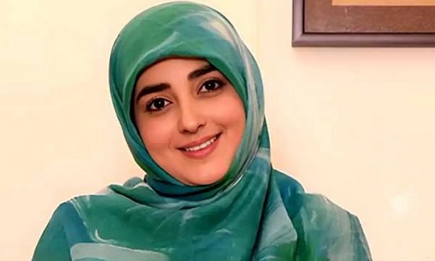 عکس لو رفته از لحظات عاشقانه ستاره سادات قطبی در آغوش پر از عشق همسرش