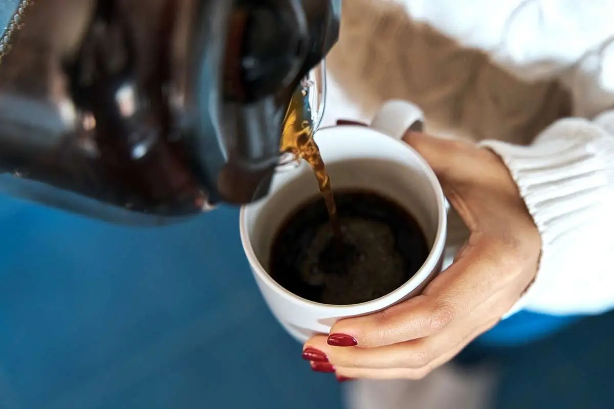 هشدار درباره نوشیدن قهوه قبل از غذا