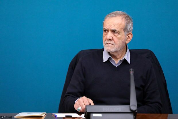 پزشکیان: افراد یا گروههایی که اسناد و مدارکی در زمینه حوادث دیماه دارند، ارائه کنند