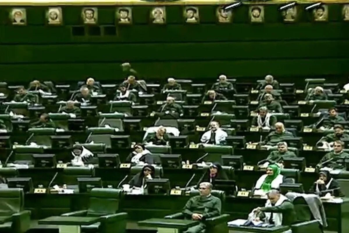 خروج از NPT در دستور کار مجلس/ دست هر متجاوزی را کوتاه می‌کنیم