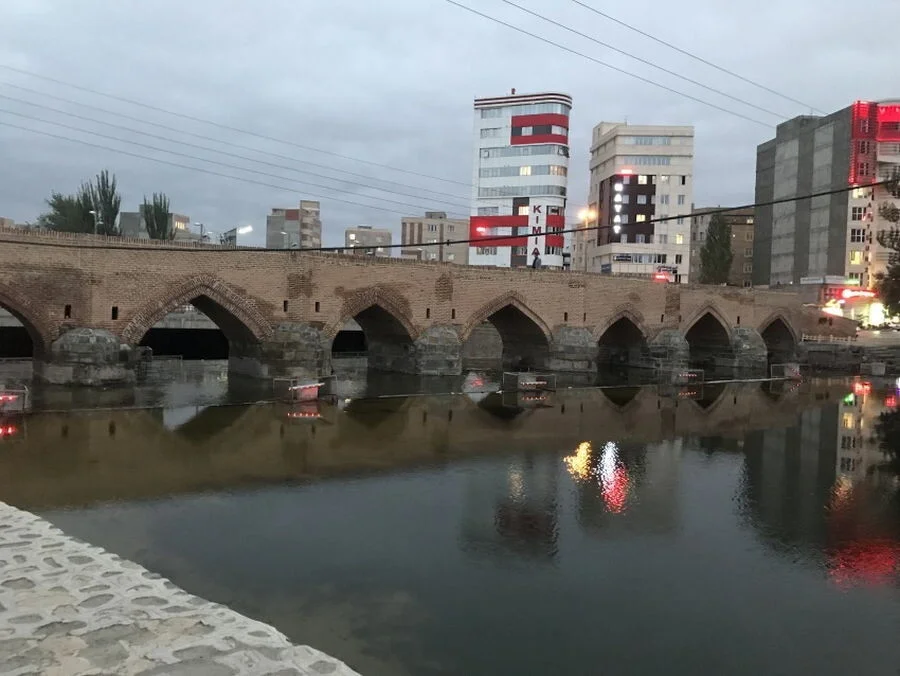 پل هفت چشمه.jpg