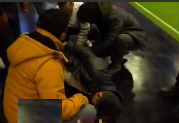 حادثه هولناک برای مجری تلویزیون روی آنتن زنده / پخش زنده قطع شد + فیلم