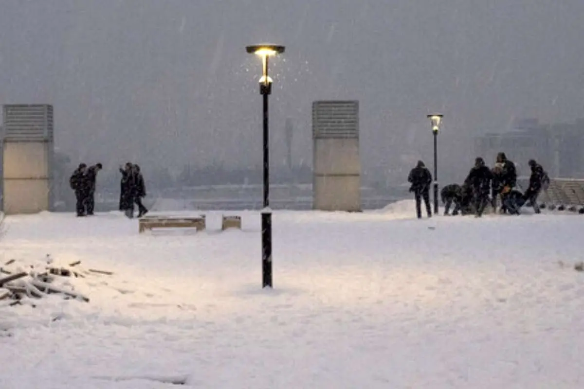 شاخص آلودگی هوای تهران امروز چهارشنبه ۱ بهمن / یک نقطه قرمز شد