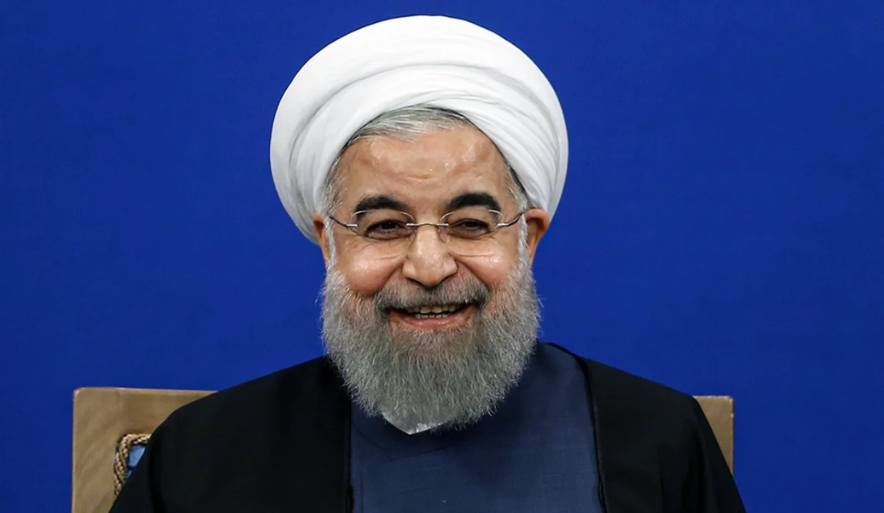 آلبوم تولد حسن روحانی با کیک شکلاتی