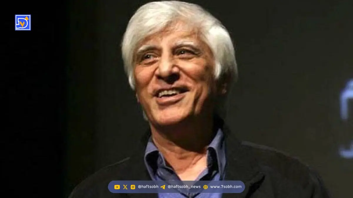 میز عزای بهرام لاکچری بیضایی در آمریکا؛ رومیزی ایرانی با ترکیب عکسهای دوران کودکی، شمع و گلهای سفید + عکس