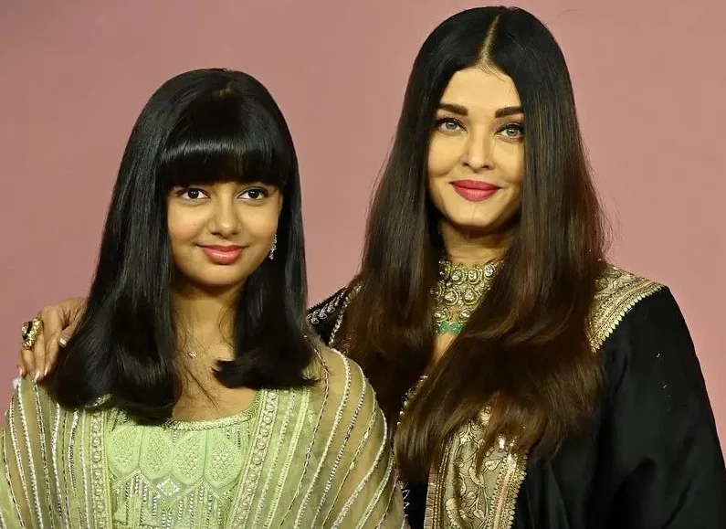 فیلم / دختر آیشواریا در دام منحرفان اخلاقی ! / نوه جذاب آمیتا باچان نگران از مزاحمت های غیراخلاقی ! + عکس ها