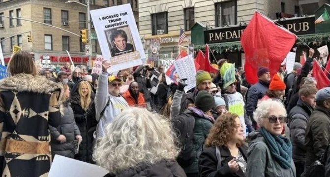 فیلم تظاهرات میلیونی مردم آمریکا علیه ترامپ