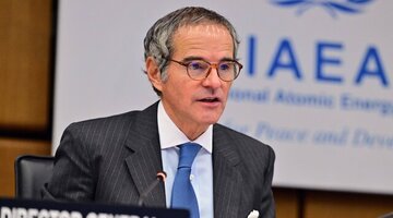 گروسی تهران را تهدید کرد: یا وارد تعامل با آژانس شوید یا ...