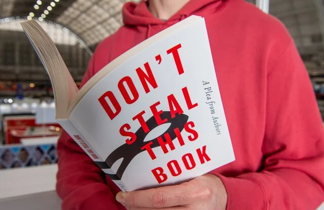 «این کتاب را ندزدید!»