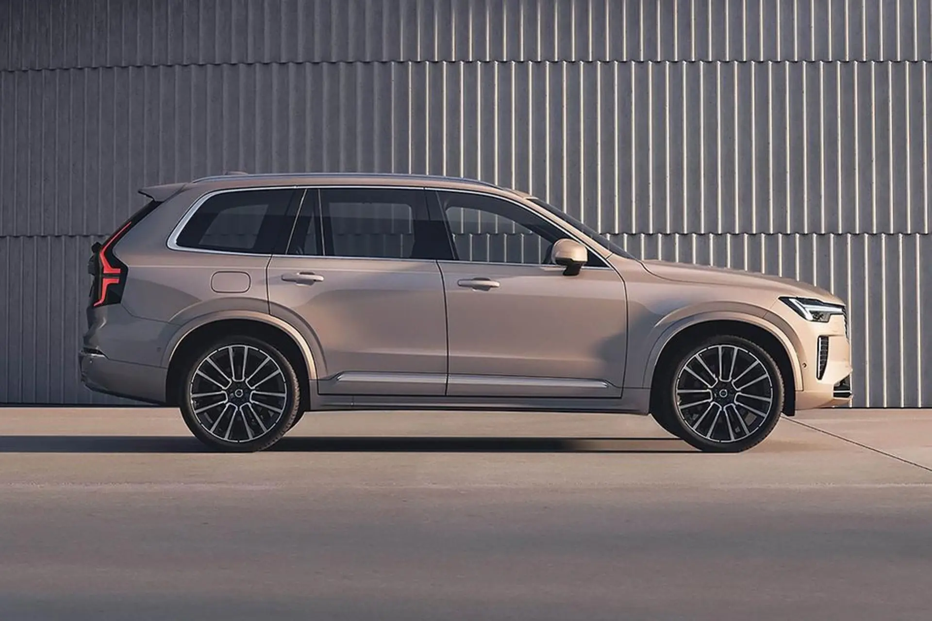   volvo xc90 t8 