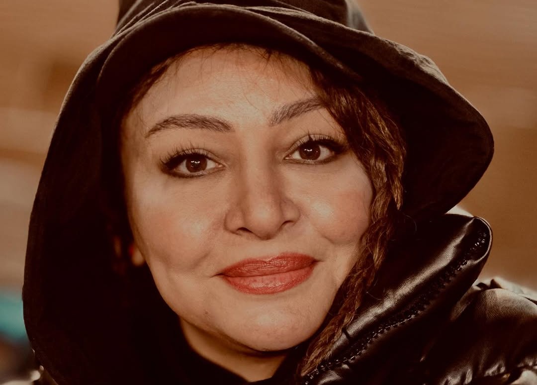 استوری| مه‌لقا باقری سیگار به دست