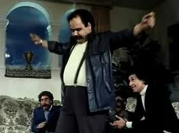 فیلم | یادی کنیم از رقص تاریخی «اکبر عبدی» روی سن جلوی حضار
