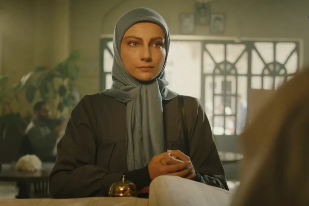 بیوگرافی بازیگران سریال دو نیمه ماه + داستان و نقش