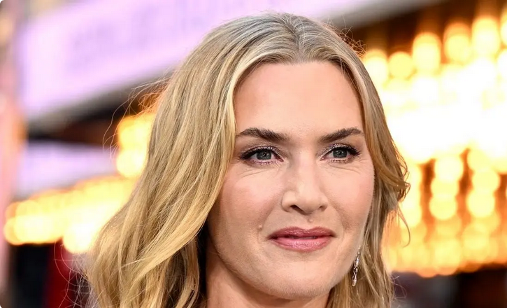 عکس| سفر در زمان؛ «رز فیلم تایتانیک» به همراه فرزندش در نیویورک؛ سال 1384