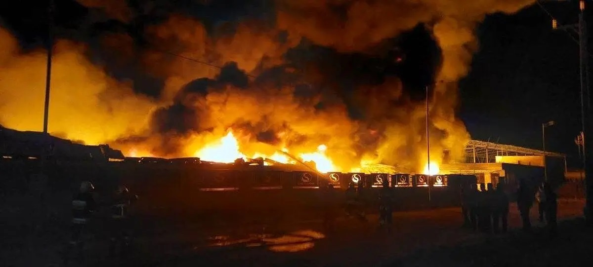 آتش‌سوزی در شهرک صنعتی آبادان خاموش شد