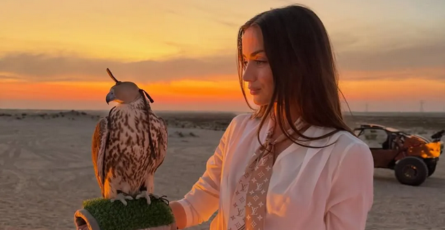 استایل آنا د آرامس با حجاب کامل در ابوظبی