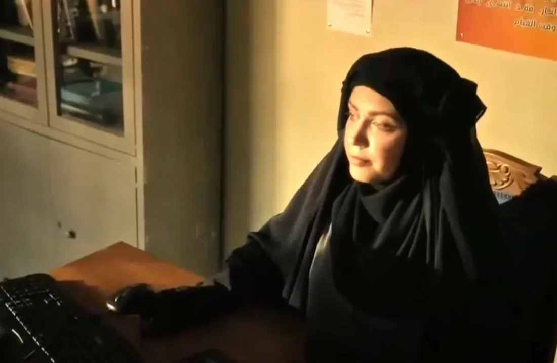 سفر در زمان | «ام جمیله» بازیگر چشم رنگی سریال بیگانگان در 29 سالگی؛ سال 99