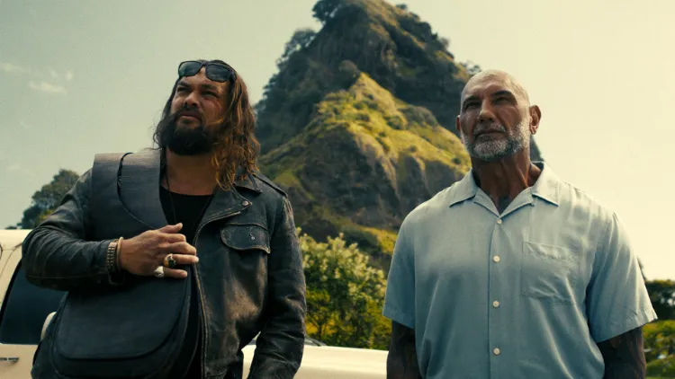 نقد و بررسی فیلم خدمه خرابکار (The Wrecking Crew)| پیوند دیو باتیستا و جیسون موموآ