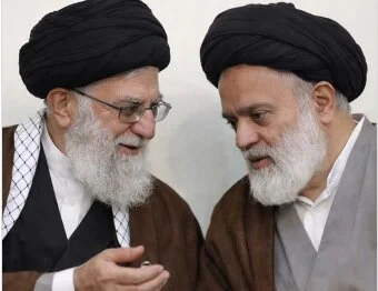 آیت الله سیدمصطفی خامنه‌ای را بیشتر بشناسید؛ پسری که بر پیکر پدر شهید نماز خواند