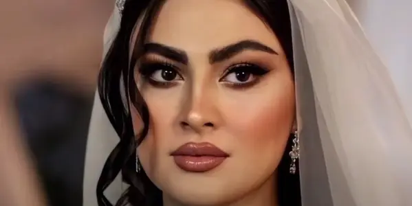 رونمایی از چیدمان لوکس خانهمریم مومن و سهیل قاصدی / مبلمان راحتی و مدرن، دیوار های جنس چوب راش