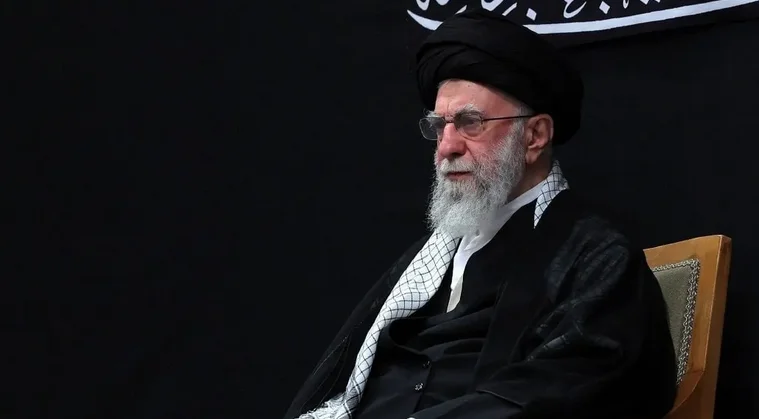روضه خوانی جانسوز رهبر شهید انقلاب در روز عاشورا