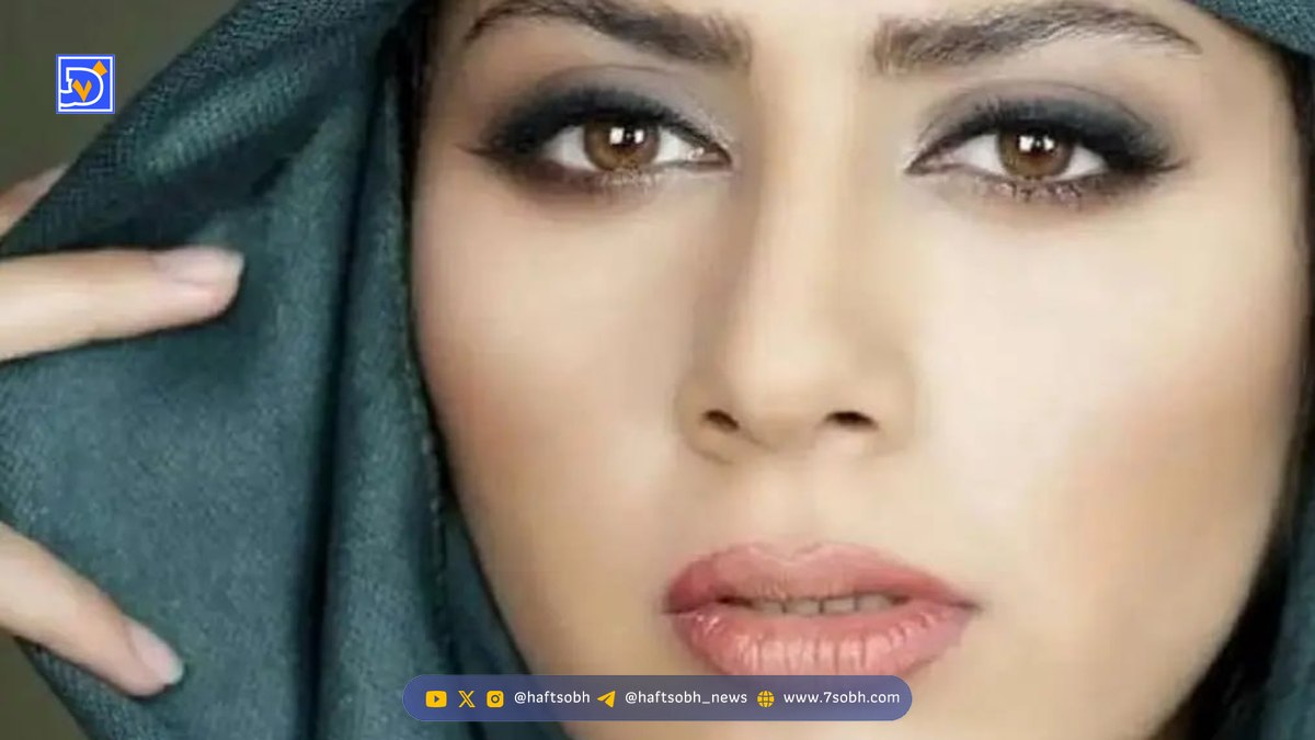 مونا فرجاد در اواخر دهه 60 وقتی 6 ساله بود