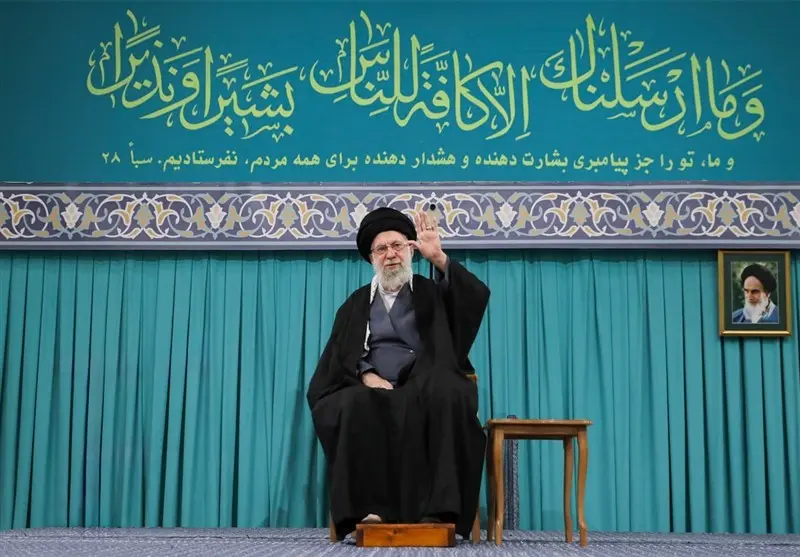 رهبر انقلاب: رئیس‌جمهور آمریکا مجرم است