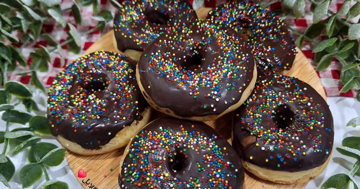 طرز تهیه پیراشکی شکلاتی کافیشاپی/ با این دستور پخت، مهمانهایتان را محو تماشای شیرینی کنید!
