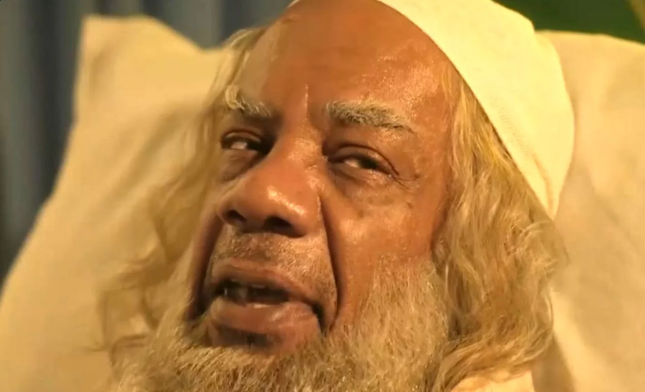 سفر در زمان | «شیخ» سریال بیگانگان با تیپ و استایل اوباما