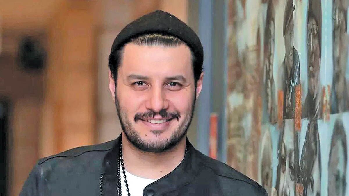 تیم محافظتی جواد عزتی در جشن حافظ