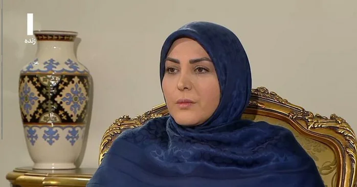 فیلم / پیام نوعروس به المیرا شریفی مقدم : جاری من بدجنسه خیلی ...مدام دنبال تحقیر منه ... یه جاری دارم مدام در حال فخرفروشی هستش چیکار کنم؟ .../ هم سویی بکن بزار حالش خوب بشه، نزار سوئیچ بچرخونه ...