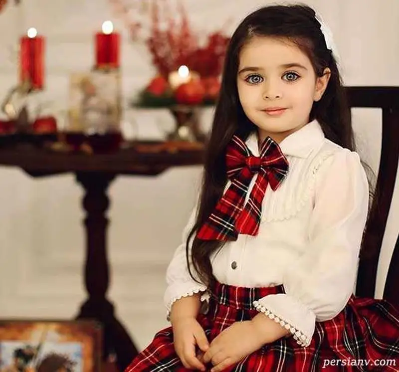 چهره جدید هانا پاک نیت نوه خوشگل و چشم‌رنگی محمود پاک نیت/ بعد از مدت‌ها در لندن کنار خاله‌اش دیده شد! + ویدیو