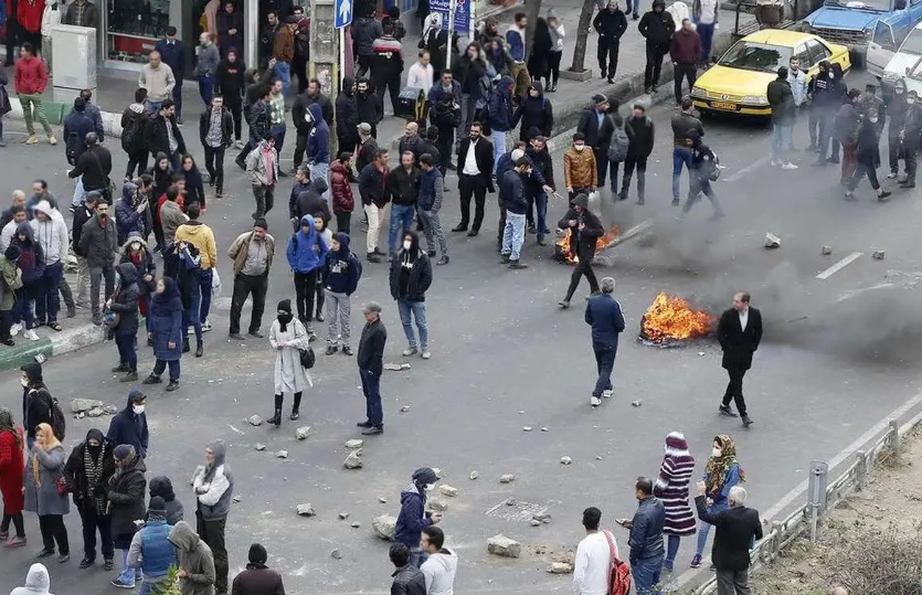 راهحل عبور از شرایط کنونی، تشکیل دولت رفاه است