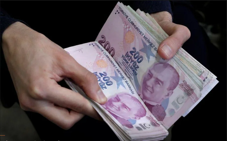 تزریق ۳۰ میلیارد دلار توسط دولت ترکیه به بازار برای حفظ ارزش پول ملی