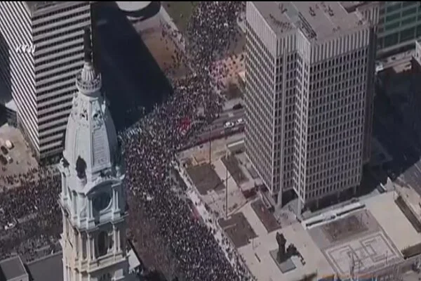 تظاهرات سراسری و میلیونی مردم آمریکا علیه ترامپ