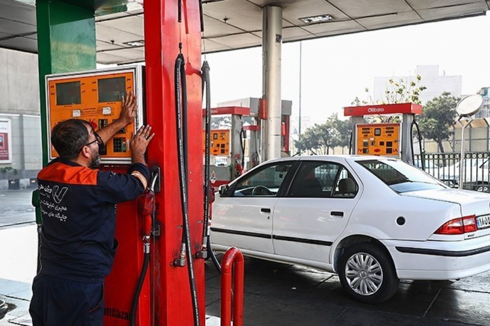 سهمیهبندی جدید بنزین / ۷۵ درصد مردم از کارت سوخت شخصی استفاده میکنند