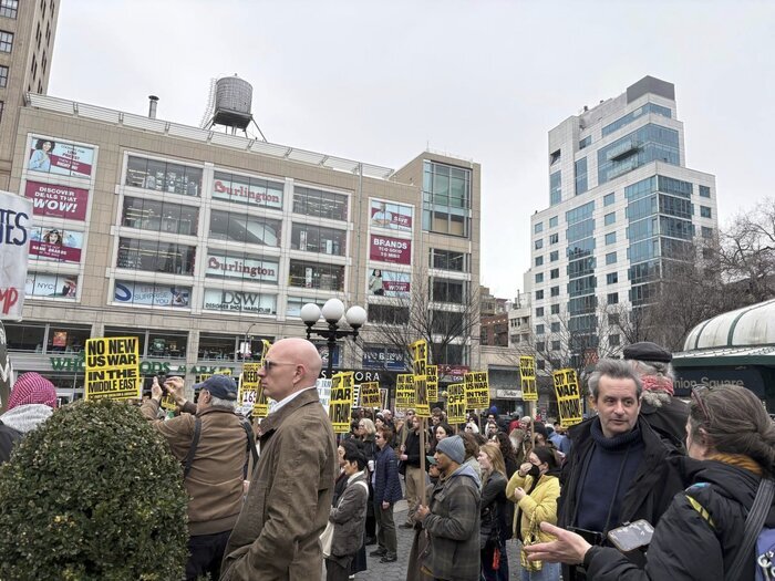 اعتراضات ضد جنگ در ده‌ها شهر آمریکا