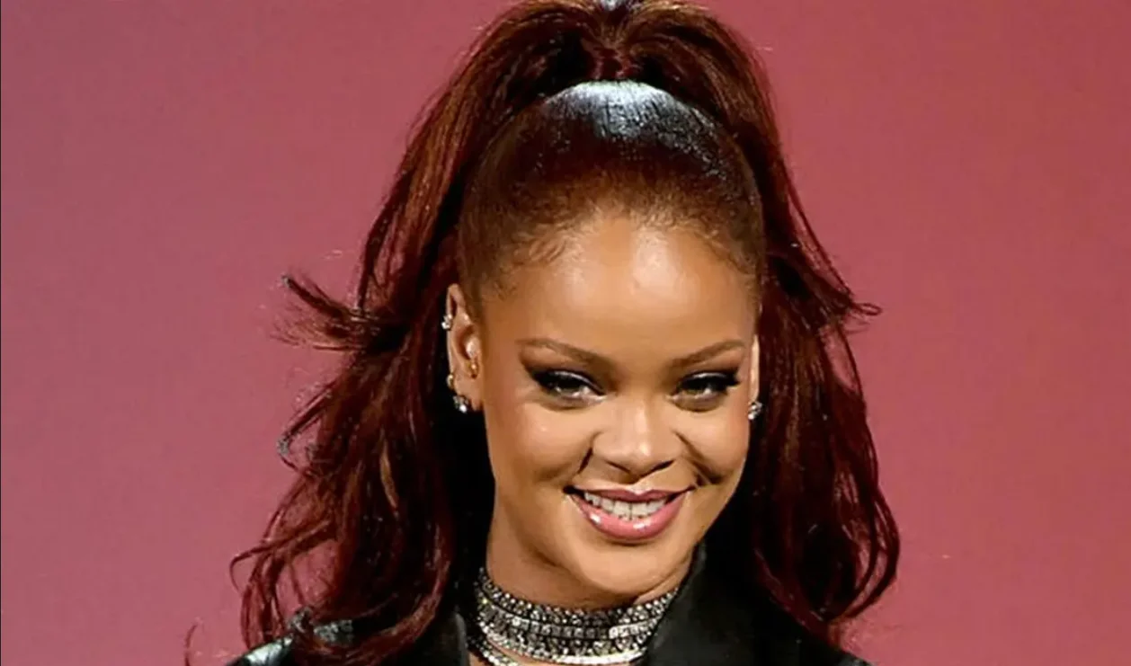 شلیک 10 گلوله به خانه خواننده مشهور/ مظنون دستگیر شد