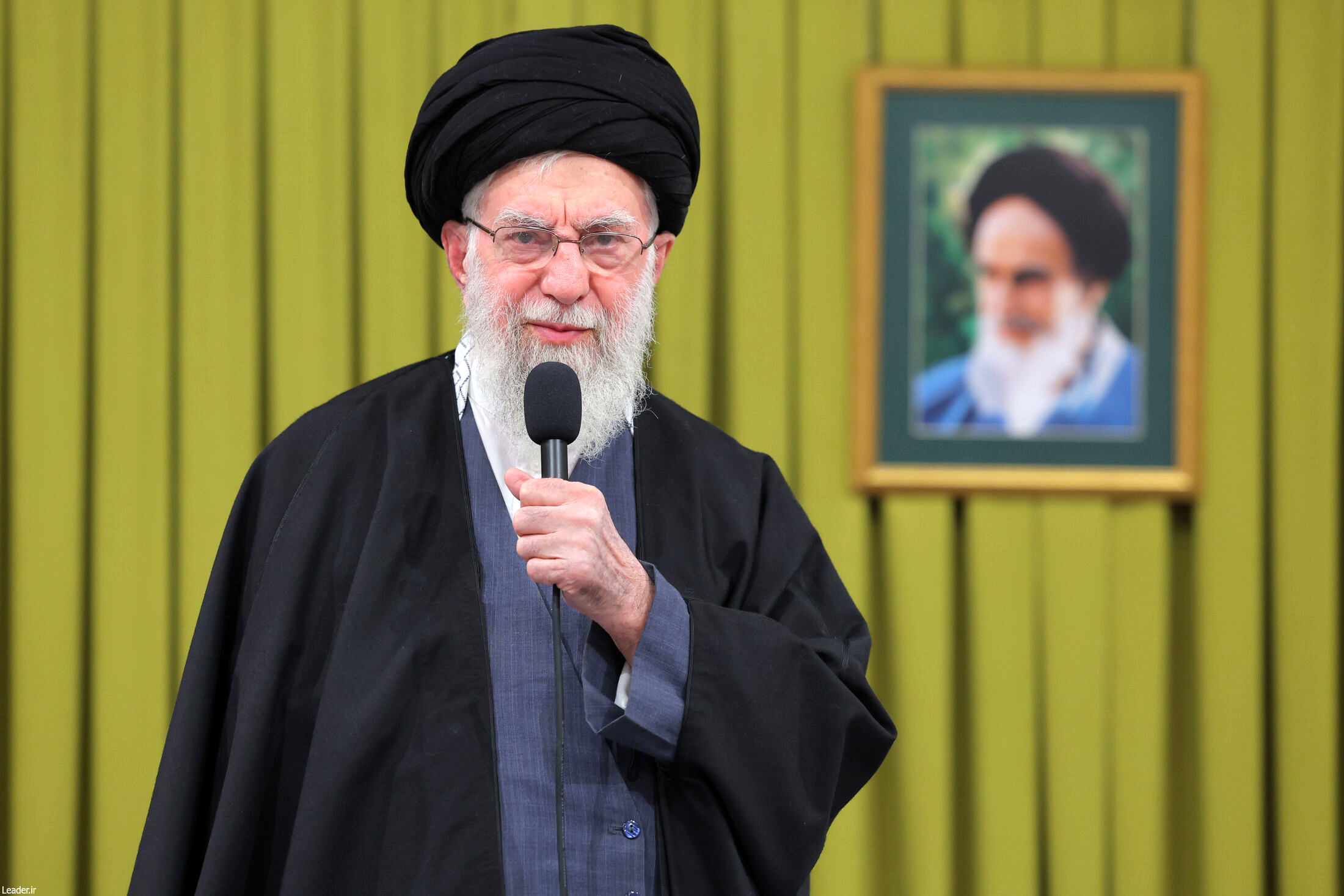 تشکر رهبرانقلاب از حضور مردم در راهپیمایی 22 بهمن